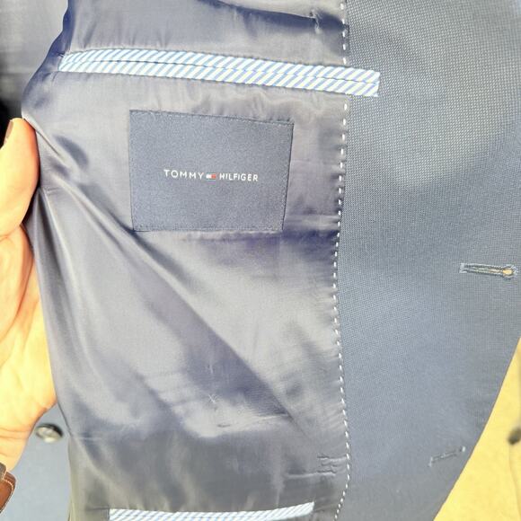 Tommy Hilfiger Men’s Navy Blazer 42R – Classic Two-Button Suit Jacket - Picture 12 of 13